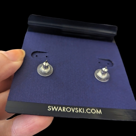 New Swarovski Stilla Attract Square Stud Earrings Princess Cut Crystal Studs - Picture 10 of 14